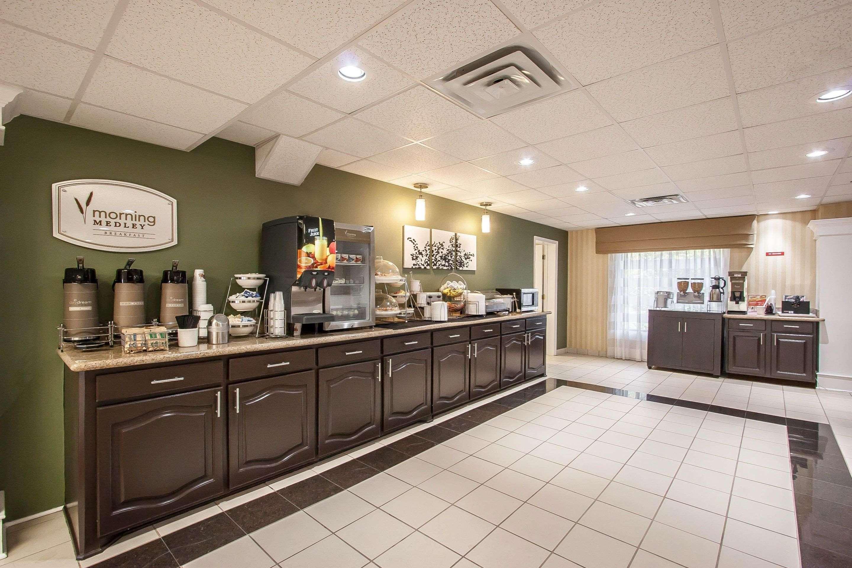 Sleep Inn & Suites Airport Pearl Exterior photo